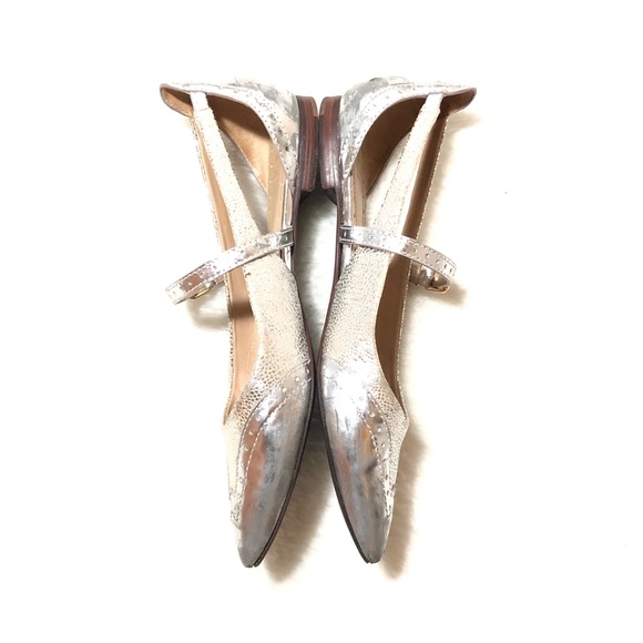 SOLD! Tory Burch Bernadette Wingtip Pointed Flats - Picture 2 of 8